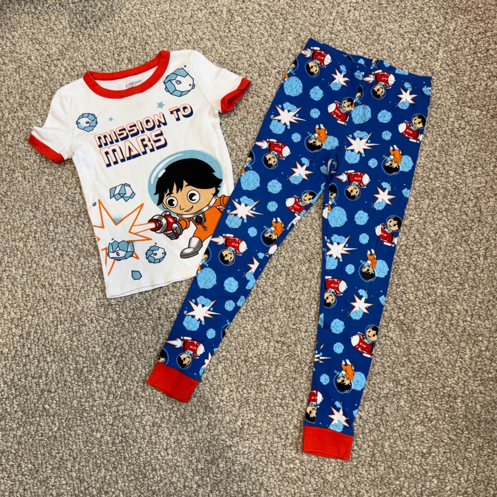 Ryans World Mission to Mars Pajama Set Boys Size 8 Blue White‎ Red Space 2pc
